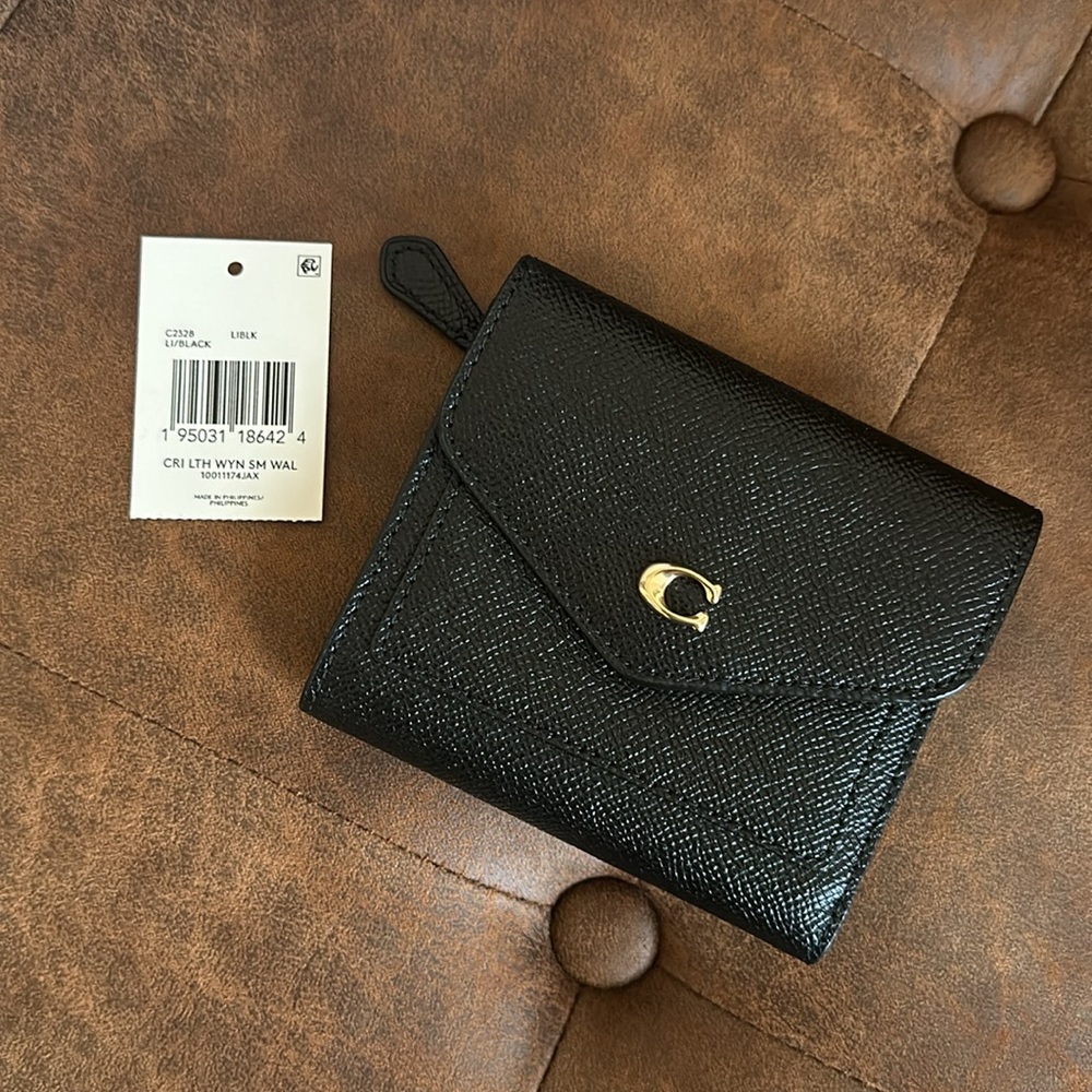 NWT Coach Wyn Small Wallet